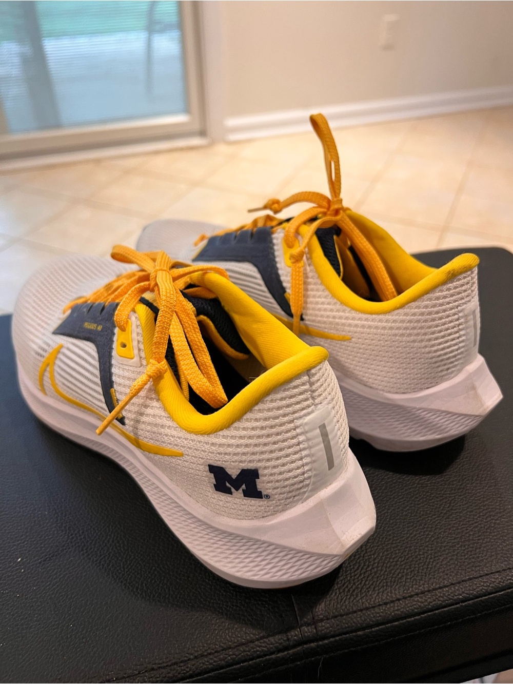 Nike Air Zoom Pegasus 40 Michigan Wolverines running shoes - Men’s 8/ W 9.5 - Picture 5 of 8